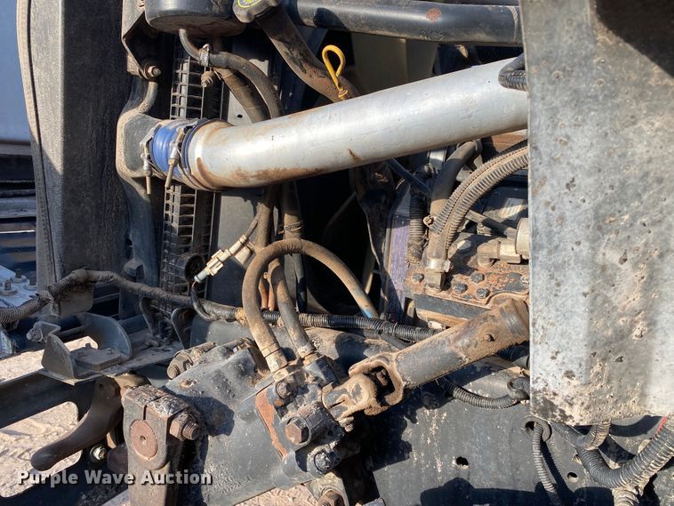 image for item DK6488 1999 Ford F800  oil distributor truck