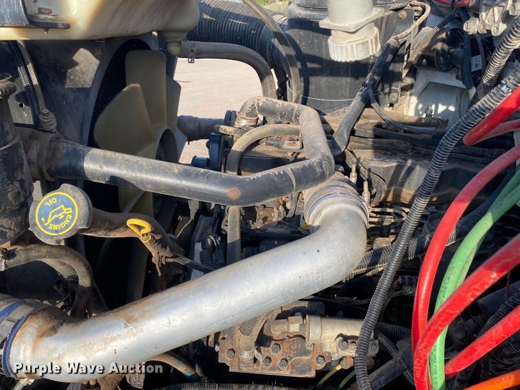 image for item DK6488 1999 Ford F800  oil distributor truck