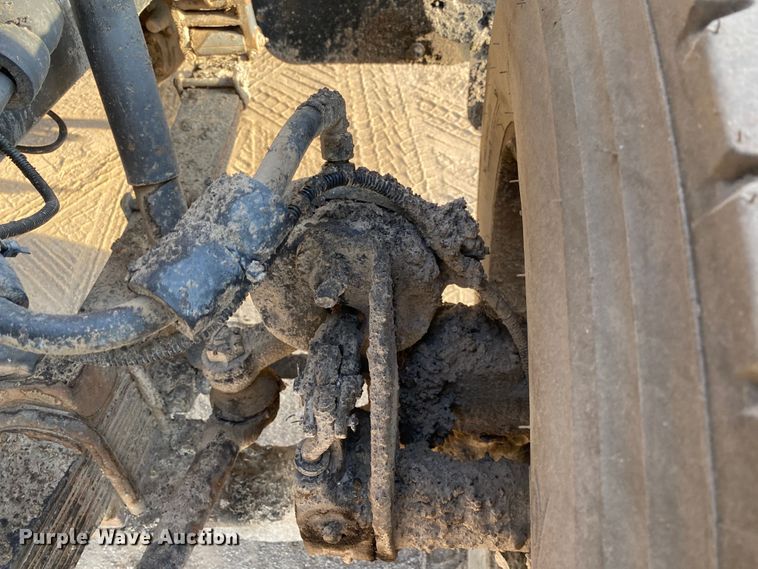 image for item DK6488 1999 Ford F800  oil distributor truck