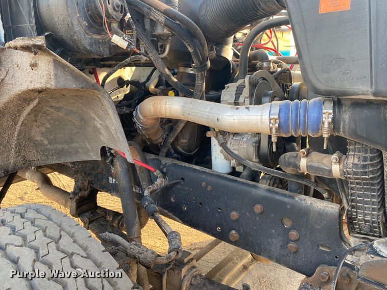 image for item DK6488 1999 Ford F800  oil distributor truck