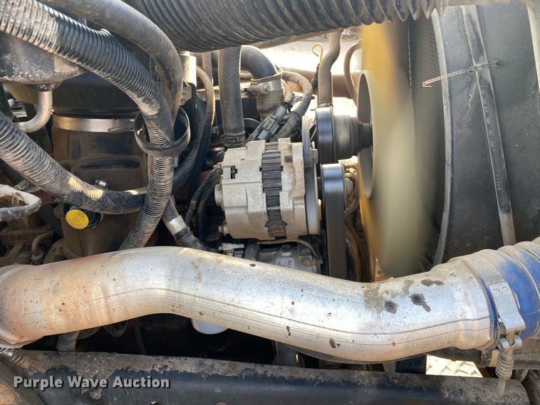 image for item DK6488 1999 Ford F800  oil distributor truck