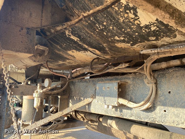 image for item DK6488 1999 Ford F800  oil distributor truck