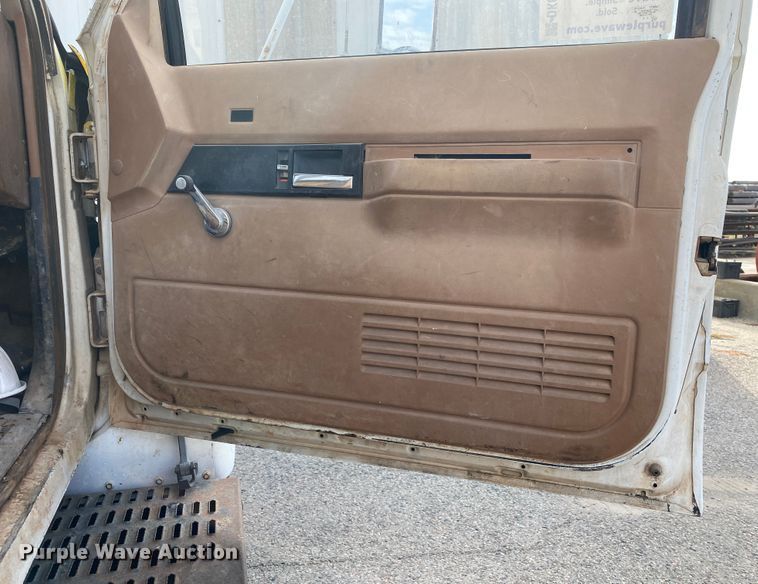 image for item DK6490 1991 Chevrolet Kodiak  flatbed truck