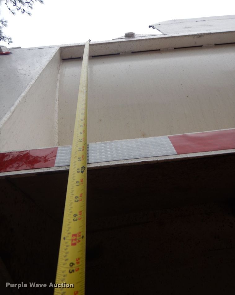 image for item DK7001 1990 Fruehauf  end dump trailer