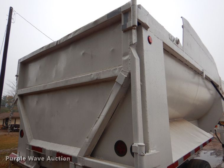 image for item DK7001 1990 Fruehauf  end dump trailer