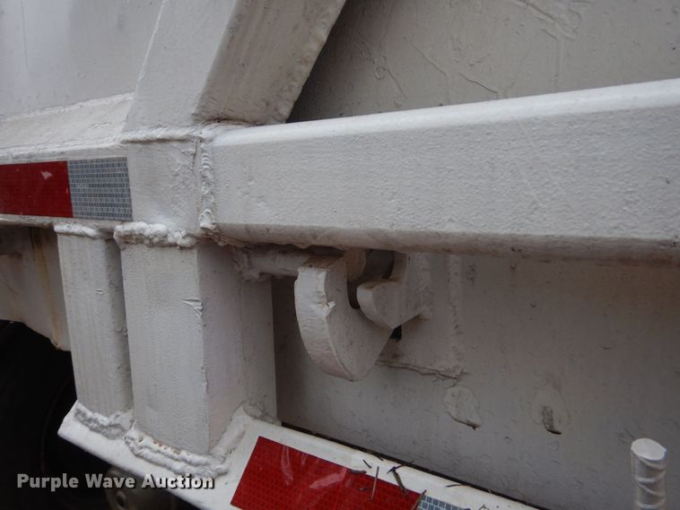 image for item DK7001 1990 Fruehauf  end dump trailer