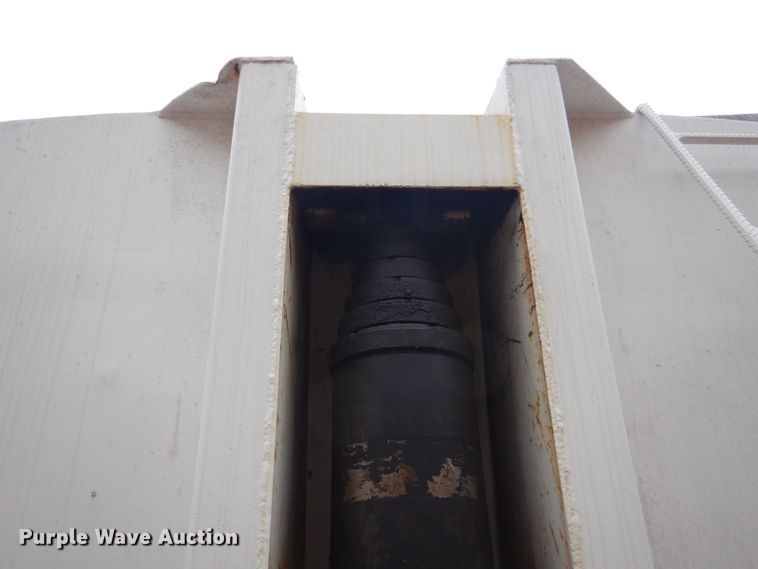 image for item DK7001 1990 Fruehauf  end dump trailer