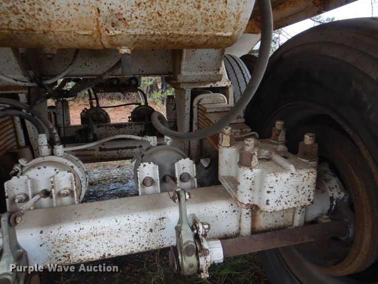 image for item DK7001 1990 Fruehauf  end dump trailer