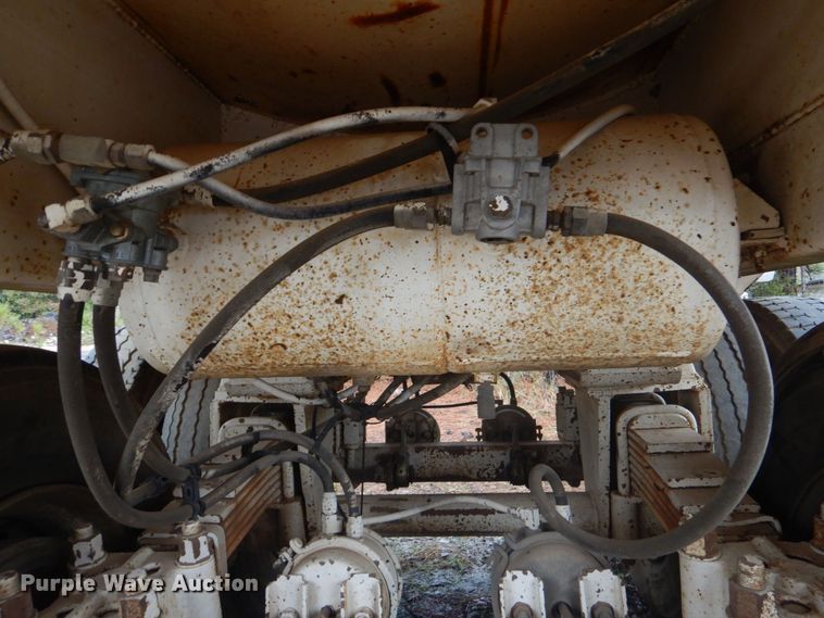 image for item DK7001 1990 Fruehauf  end dump trailer