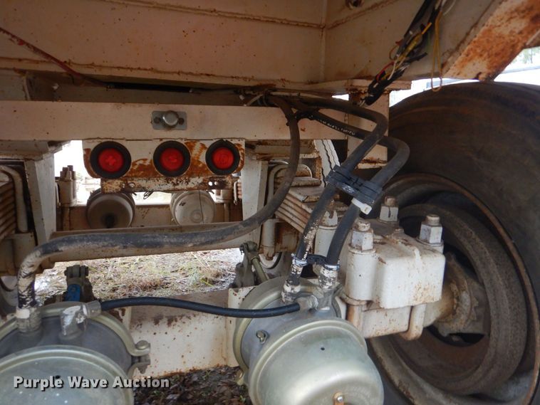 image for item DK7001 1990 Fruehauf  end dump trailer