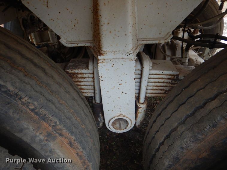 image for item DK7001 1990 Fruehauf  end dump trailer