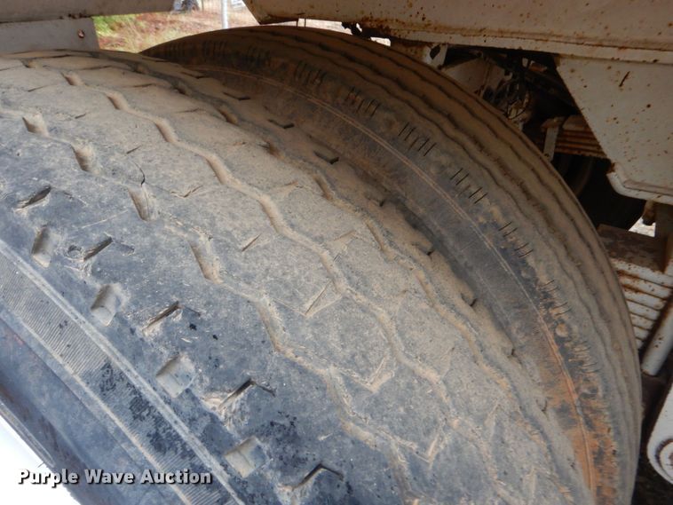 image for item DK7001 1990 Fruehauf  end dump trailer