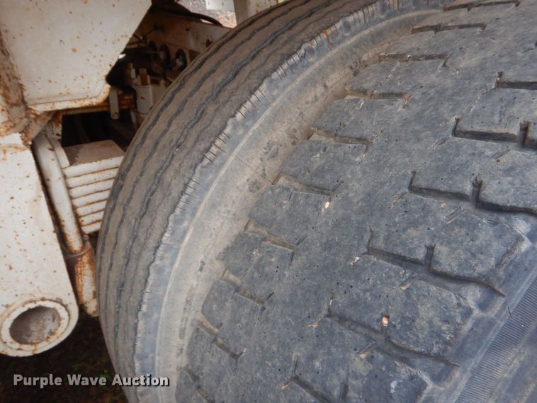 image for item DK7001 1990 Fruehauf  end dump trailer