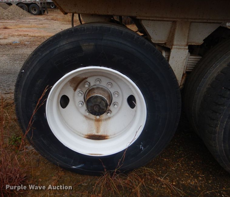 image for item DK7001 1990 Fruehauf  end dump trailer
