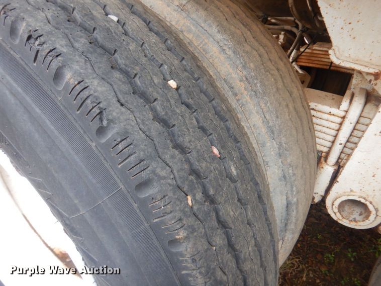 image for item DK7001 1990 Fruehauf  end dump trailer