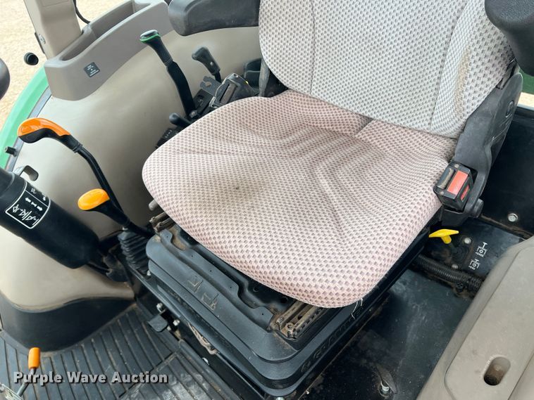 image for item DK7164 2013 John Deere 5055E  MFWD tractor