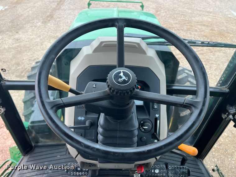 image for item DK7164 2013 John Deere 5055E  MFWD tractor