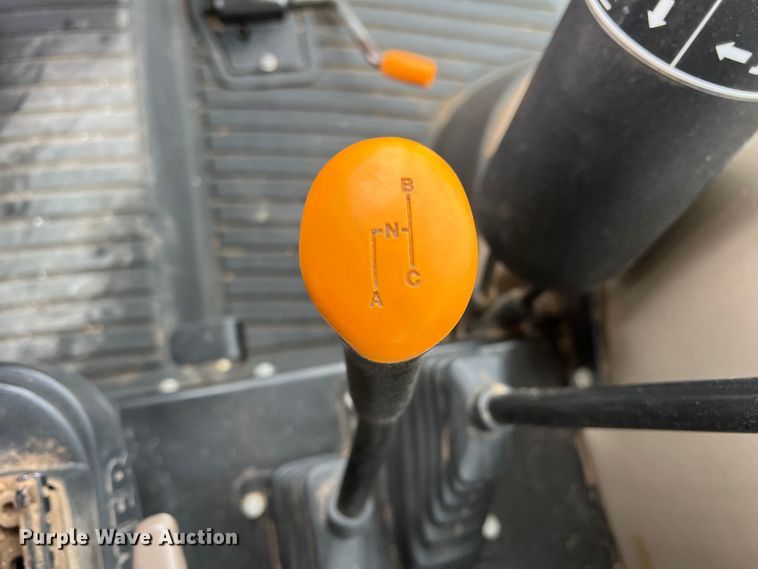 image for item DK7164 2013 John Deere 5055E  MFWD tractor