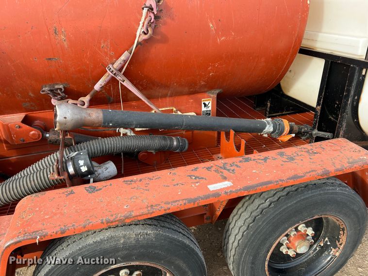 image for item DK7166 2000 Ditch Witch FX30  vacuum excavator