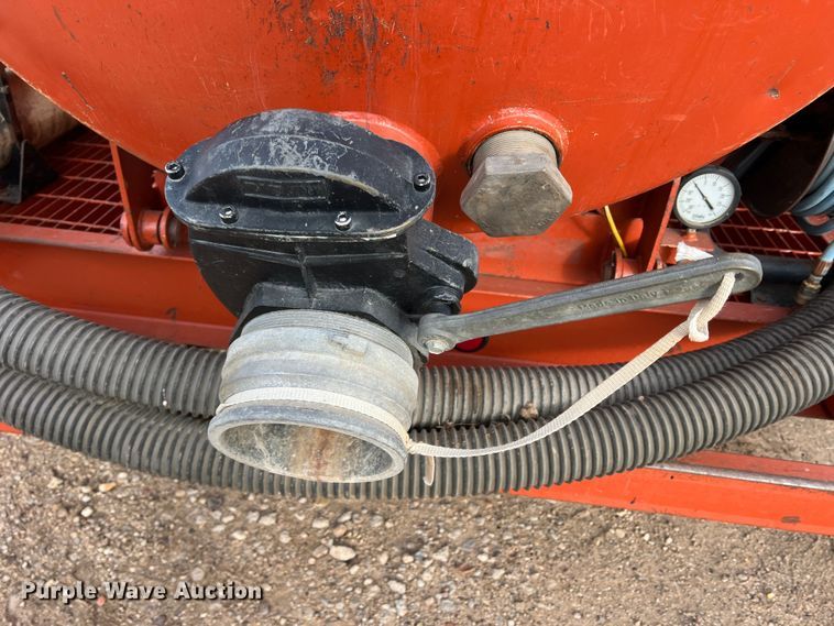 image for item DK7166 2000 Ditch Witch FX30  vacuum excavator