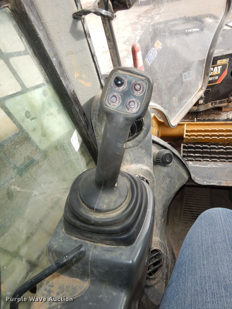 image for item DK7498 2018 Caterpillar 299D2  skid steer loader