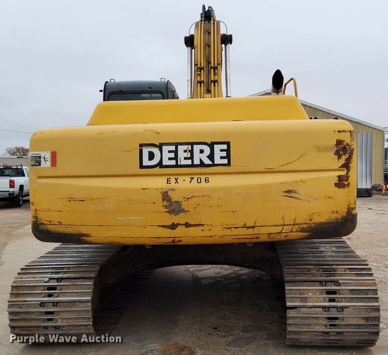 image for item DL2255 2006 John Deere 230CLC  excavator