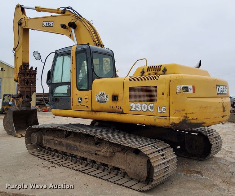 image for item DL2255 2006 John Deere 230CLC  excavator