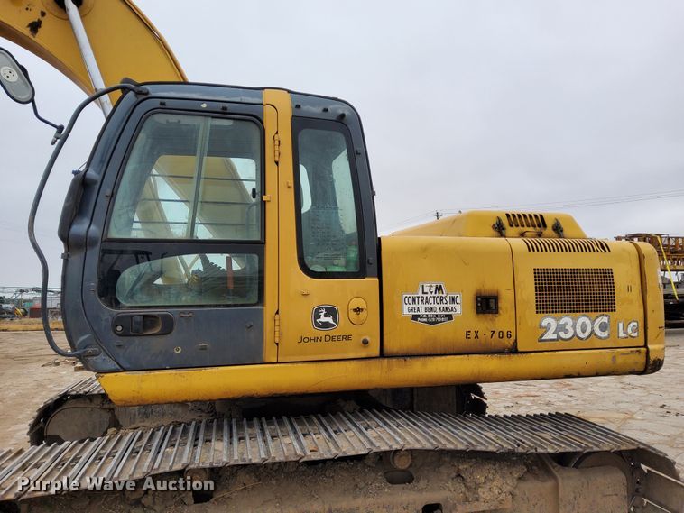 image for item DL2255 2006 John Deere 230CLC  excavator