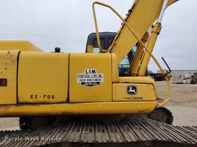 image for item DL2255 2006 John Deere 230CLC  excavator