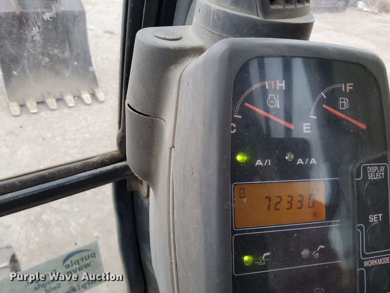 image for item DL2255 2006 John Deere 230CLC  excavator