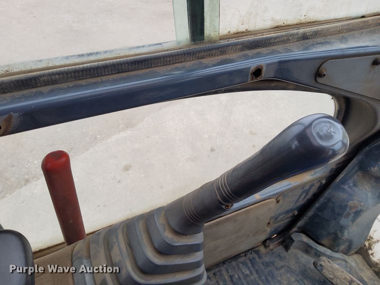 image for item DL2255 2006 John Deere 230CLC  excavator