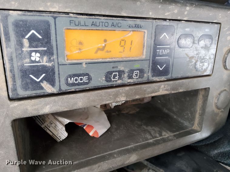 image for item DL2255 2006 John Deere 230CLC  excavator