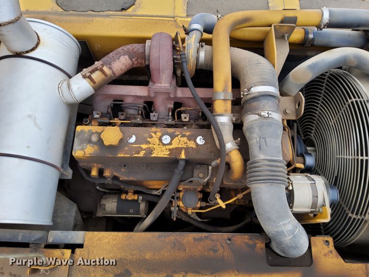 image for item DL2255 2006 John Deere 230CLC  excavator