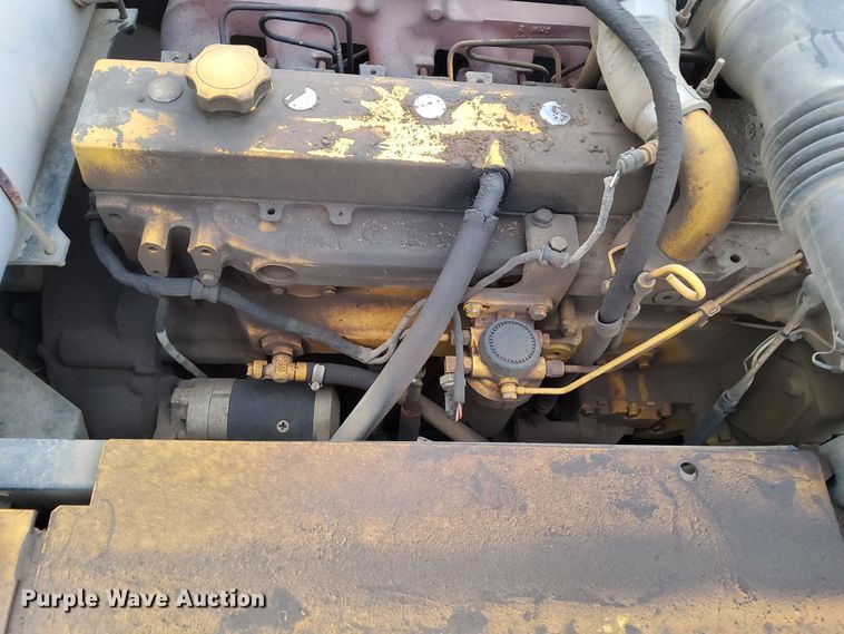 image for item DL2255 2006 John Deere 230CLC  excavator