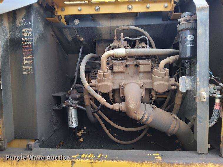 image for item DL2255 2006 John Deere 230CLC  excavator