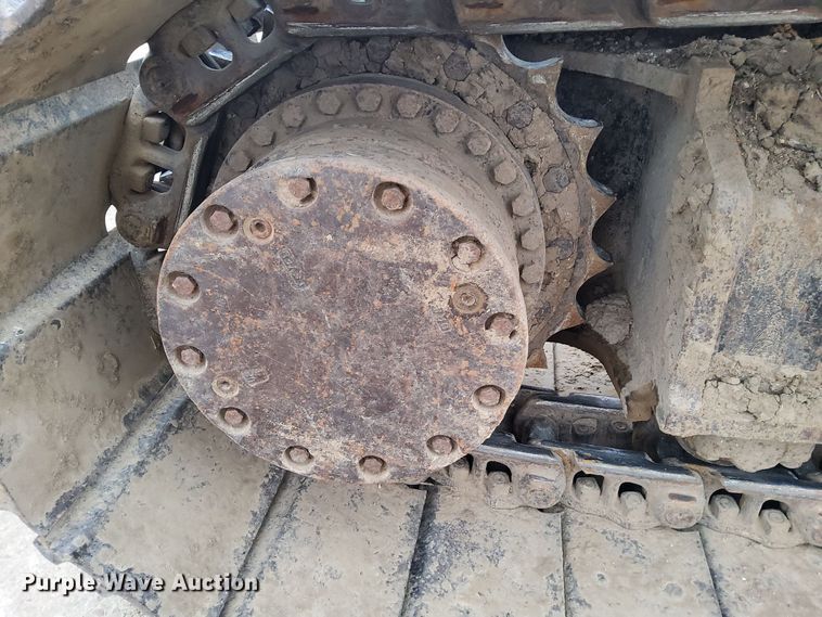 image for item DL2255 2006 John Deere 230CLC  excavator