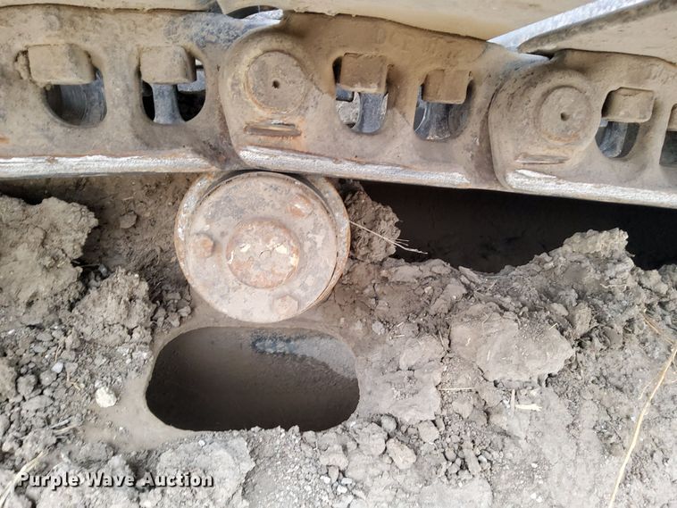 image for item DL2255 2006 John Deere 230CLC  excavator