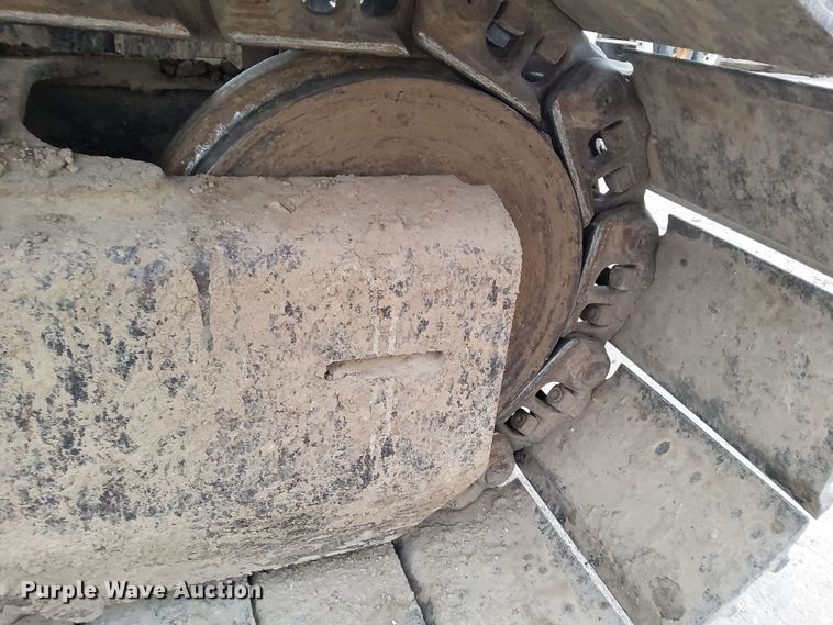 image for item DL2255 2006 John Deere 230CLC  excavator