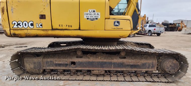 image for item DL2255 2006 John Deere 230CLC  excavator