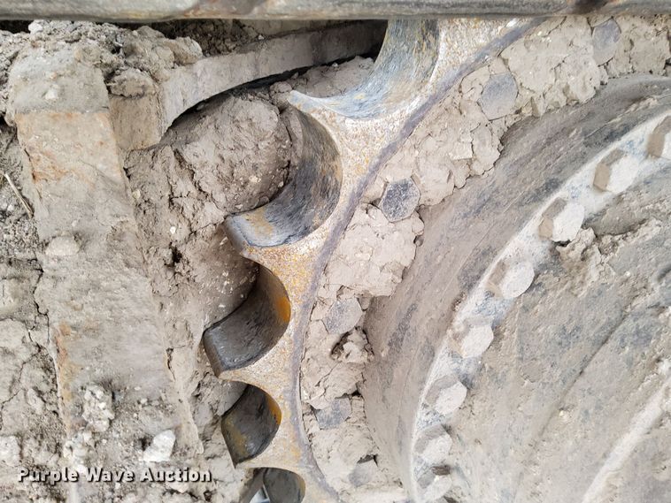 image for item DL2255 2006 John Deere 230CLC  excavator