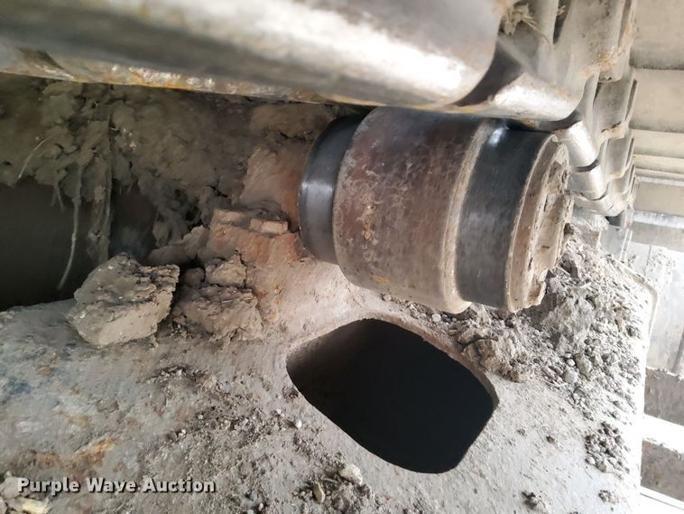 image for item DL2255 2006 John Deere 230CLC  excavator