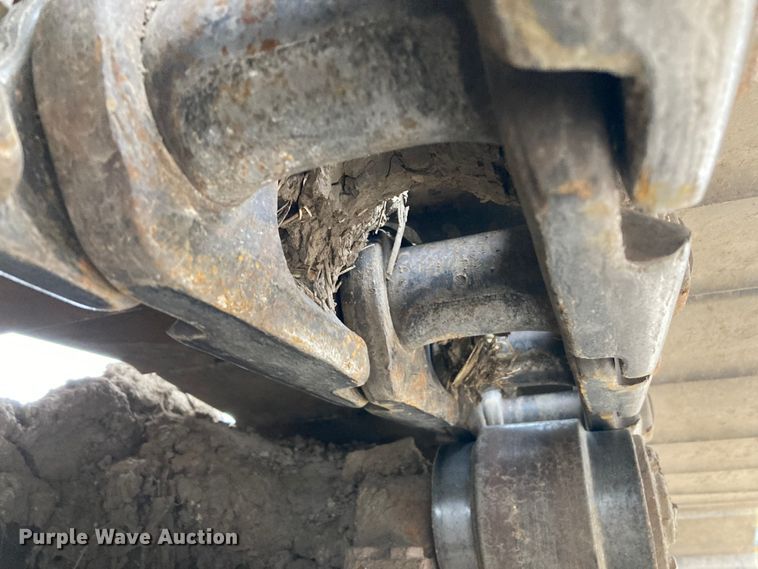 image for item DL2255 2006 John Deere 230CLC  excavator