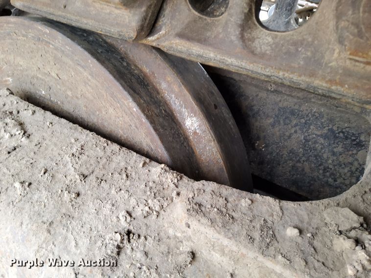 image for item DL2255 2006 John Deere 230CLC  excavator