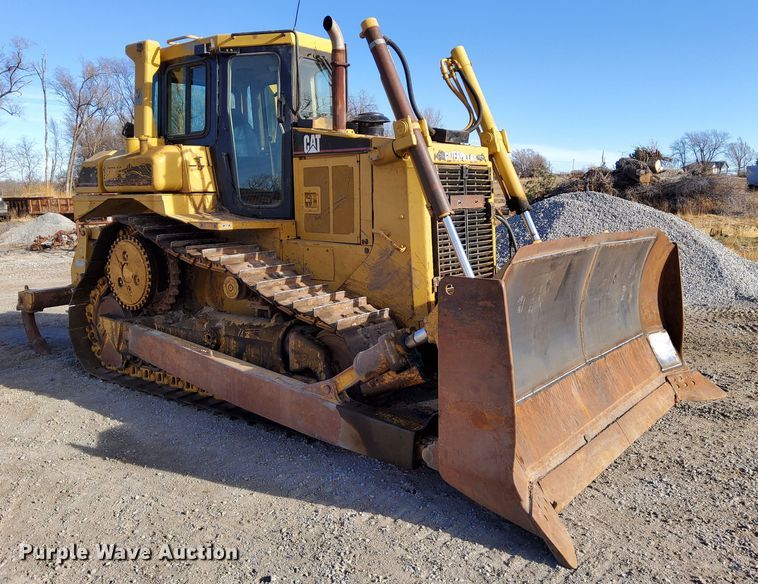 image for item DL2272 1997 Caterpillar D6R XL  dozer