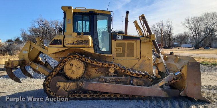 image for item DL2272 1997 Caterpillar D6R XL  dozer