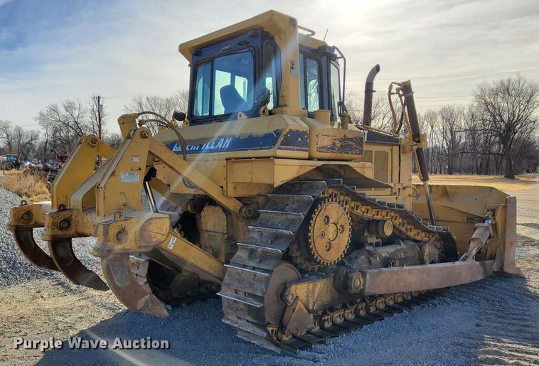 image for item DL2272 1997 Caterpillar D6R XL  dozer