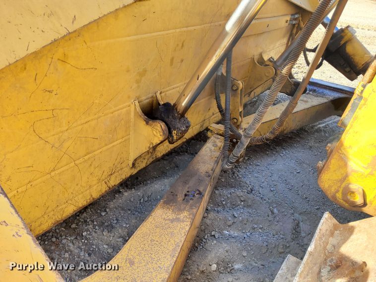 image for item DL2272 1997 Caterpillar D6R XL  dozer