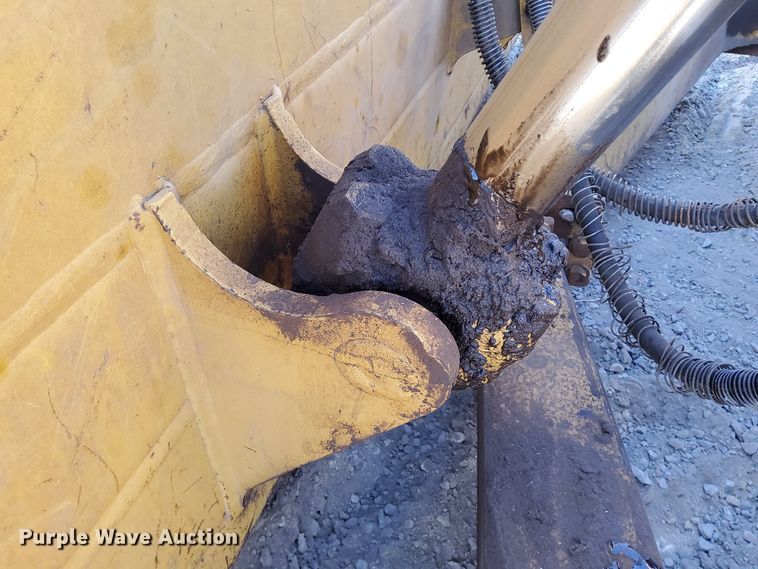 image for item DL2272 1997 Caterpillar D6R XL  dozer