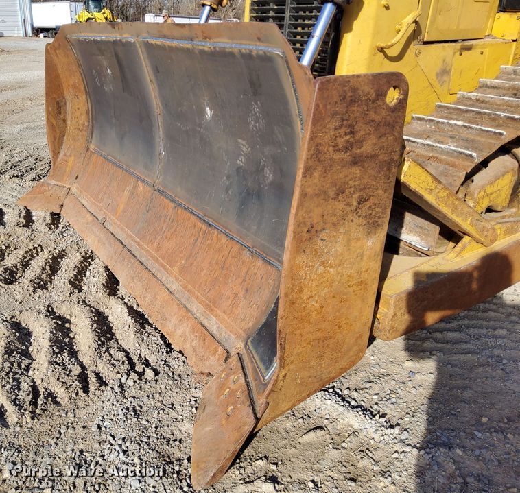 image for item DL2272 1997 Caterpillar D6R XL  dozer