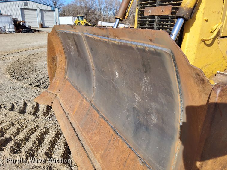 image for item DL2272 1997 Caterpillar D6R XL  dozer
